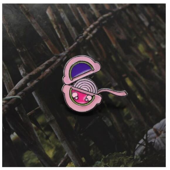 Bubble Tape Bubble Gum Pin Brooch - Picture 4 of 4